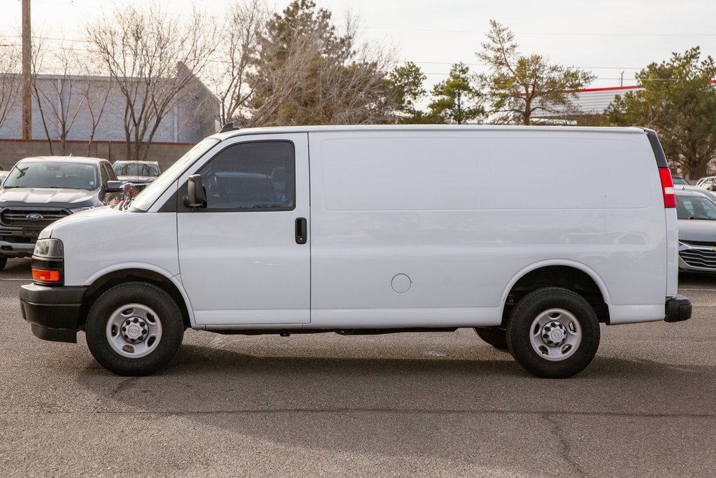 Used 2018 Chevrolet Express 2500 w/ Driver Convenience Package image 8