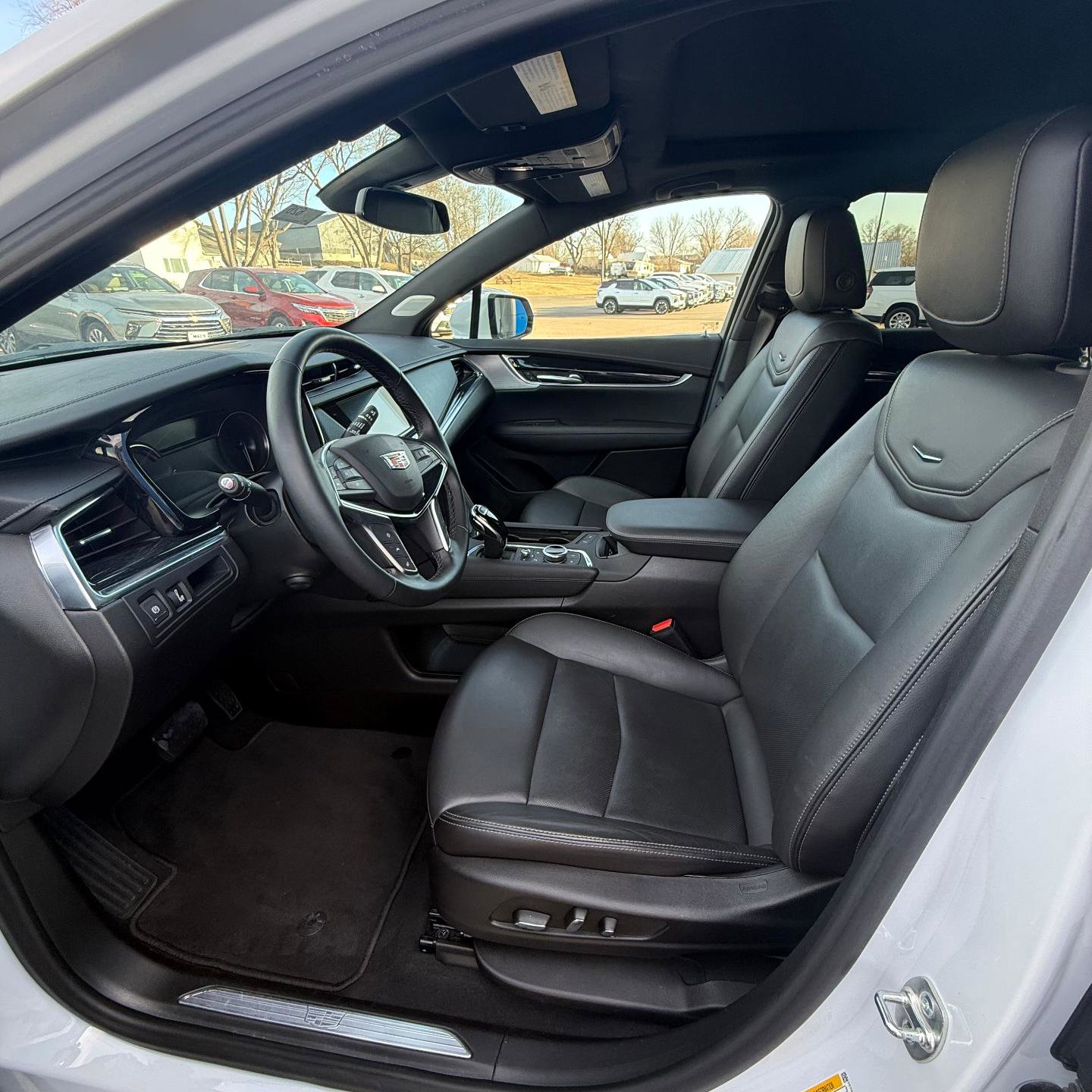 Used 2025 Cadillac XT5 Premium Luxury image 4