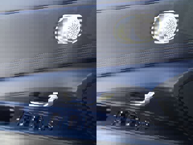 Used 2025 Hyundai Elantra SEL image 12