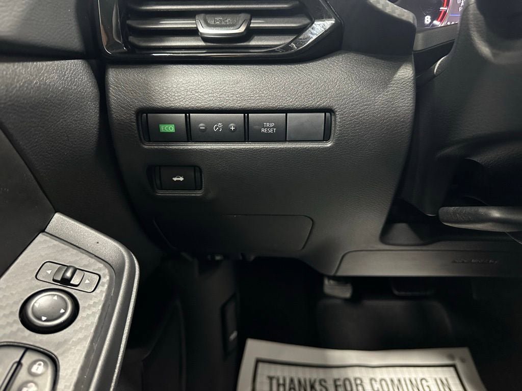 Used 2025 Nissan Sentra SV FWD image 17