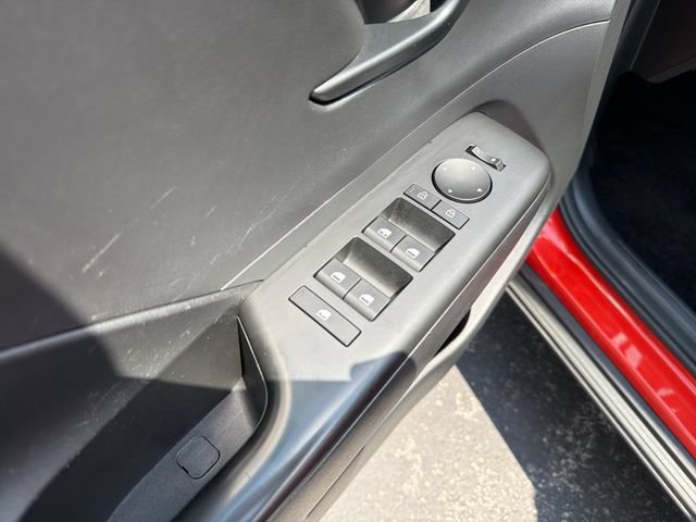 Used 2025 Hyundai Kona SEL FWD image 13