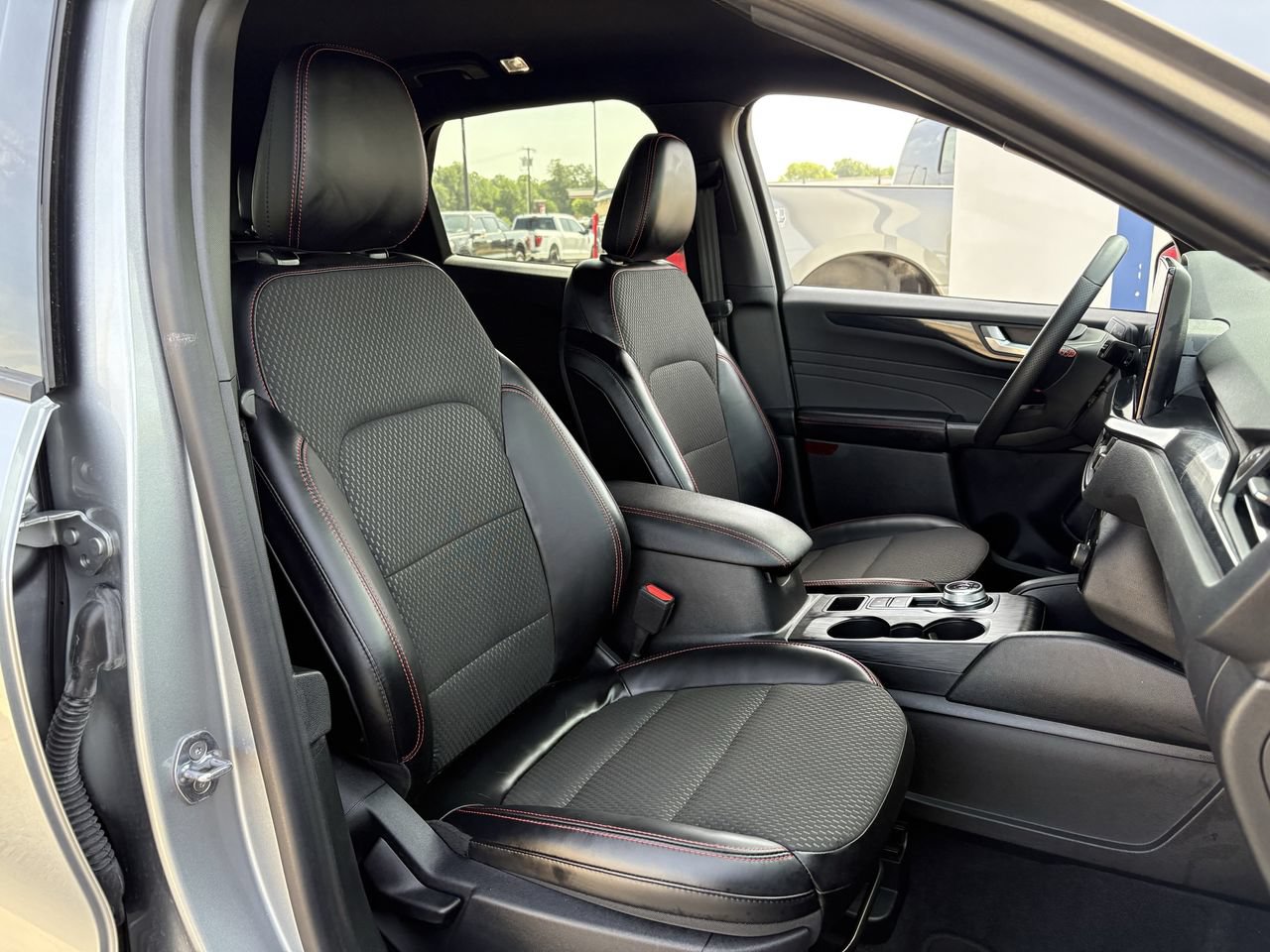 Used 2024 Ford Escape ST-Line w/ Tech Pack #1 FWD image 27