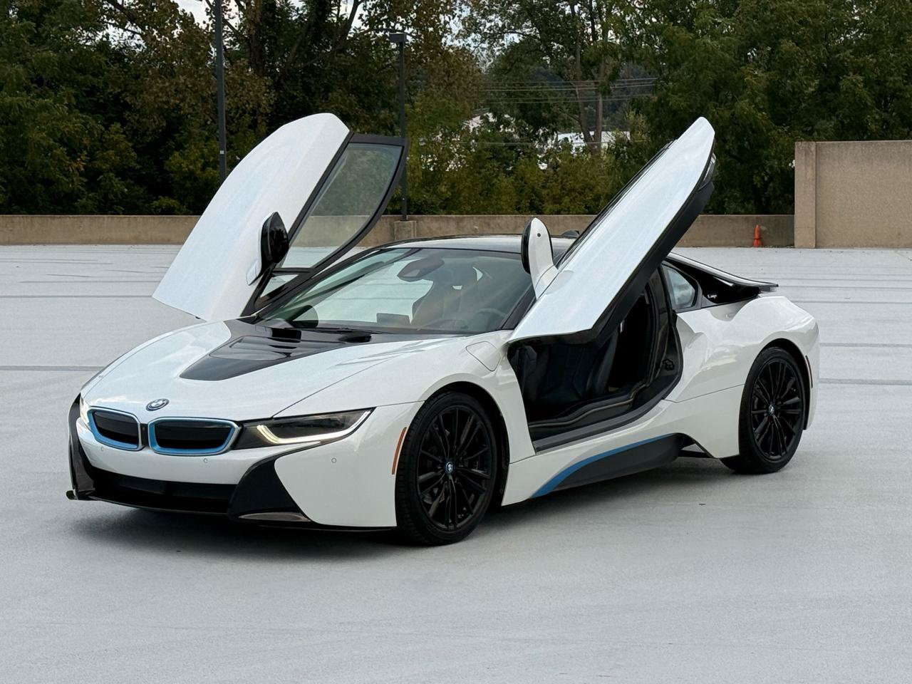 Used 2019 BMW i8 Coupe AWD/4WD image 42