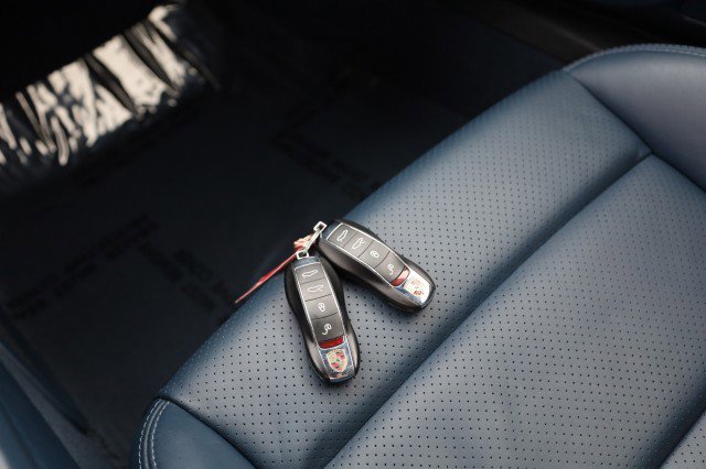 Used 2014 Porsche Cayman S image 38