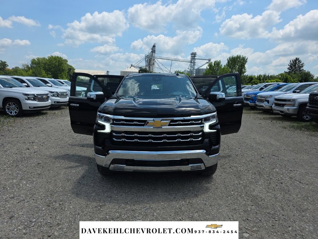 Used 2025 Chevrolet Silverado 1500 LTZ w/ LTZ Premium Package AWD/4WD image 40