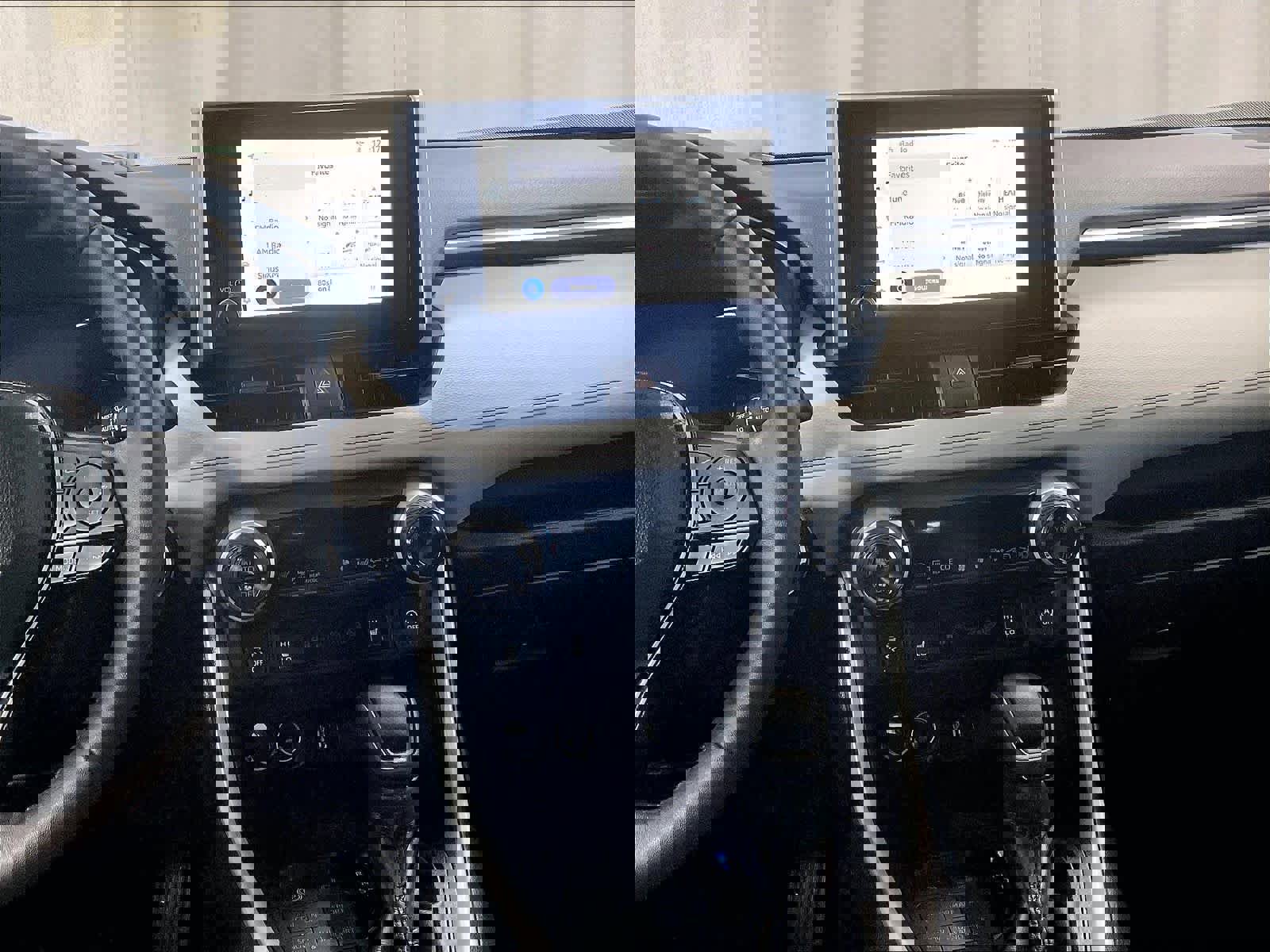 Used 2025 Toyota RAV4 XLE image 18