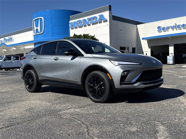 Used 2025 Buick Envista Sport Touring image 2