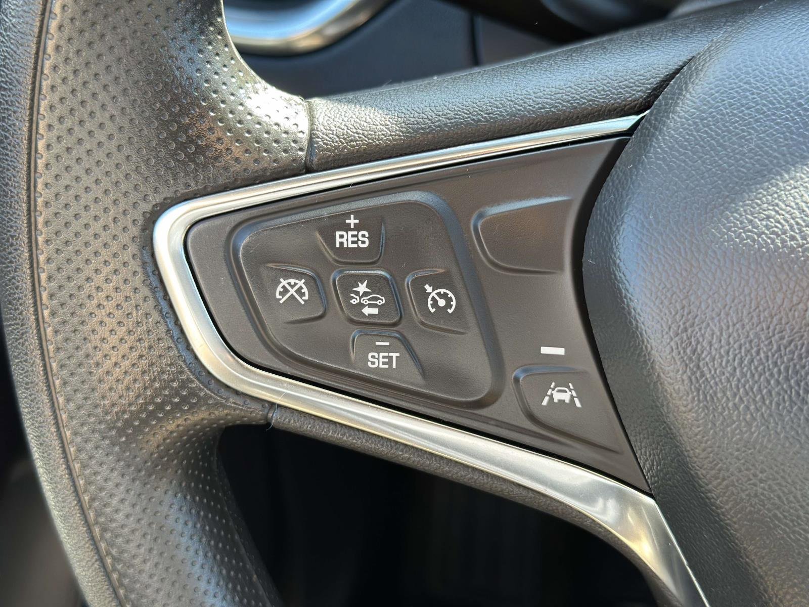 Certified 2024 Chevrolet Equinox LS w/ Driver Confidence II Package image 14