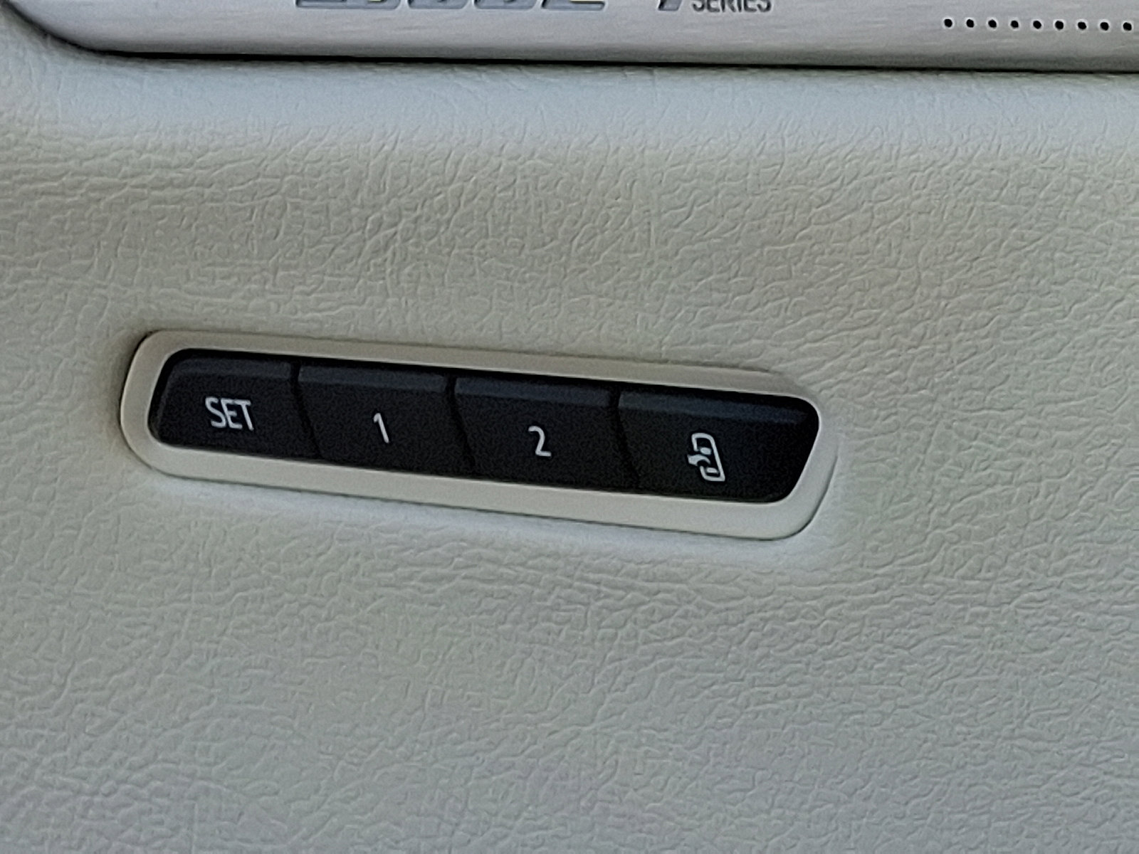 Used 2021 Cadillac XT6 Premium Luxury image 25