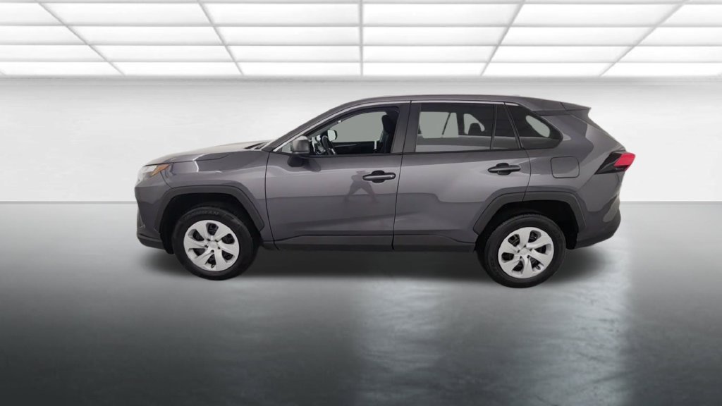 Used 2024 Toyota RAV4 LE AWD/4WD image 3
