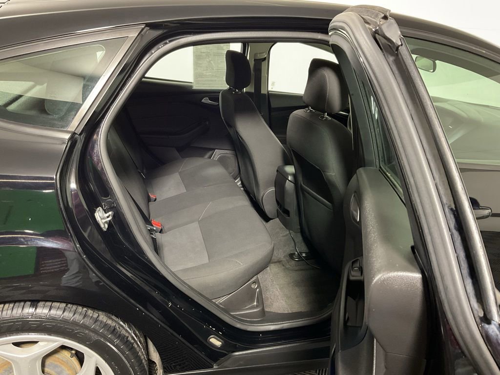 Used 2018 Ford Focus SE image 30