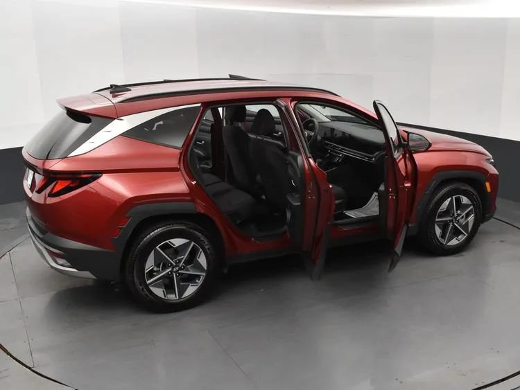 Used 2025 Hyundai Tucson SEL FWD image 6