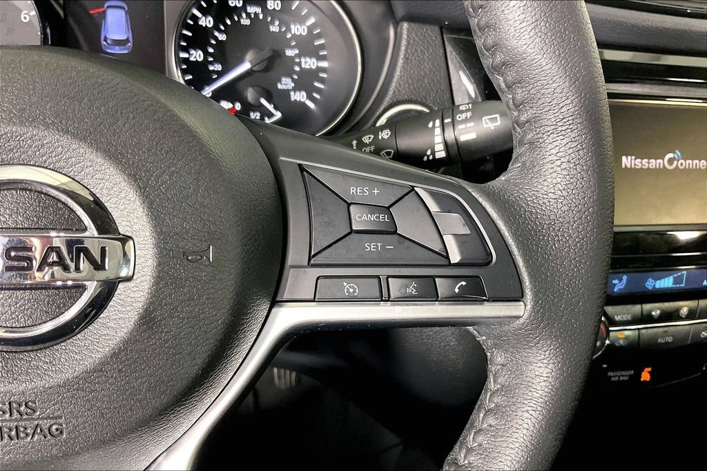Used 2020 Nissan Rogue SV FWD image 26