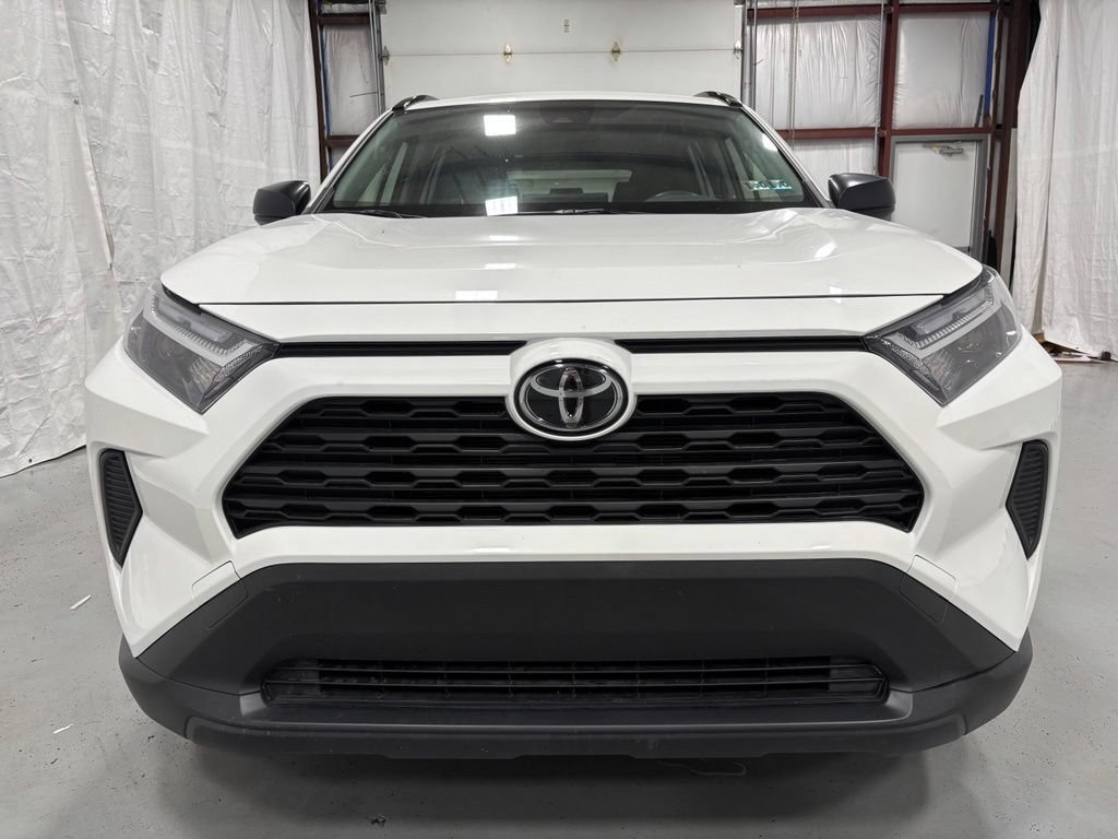 Used 2025 Toyota RAV4 LE AWD/4WD image 2