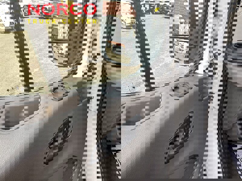 Used 2020 Ford Transit 350 XL image 17