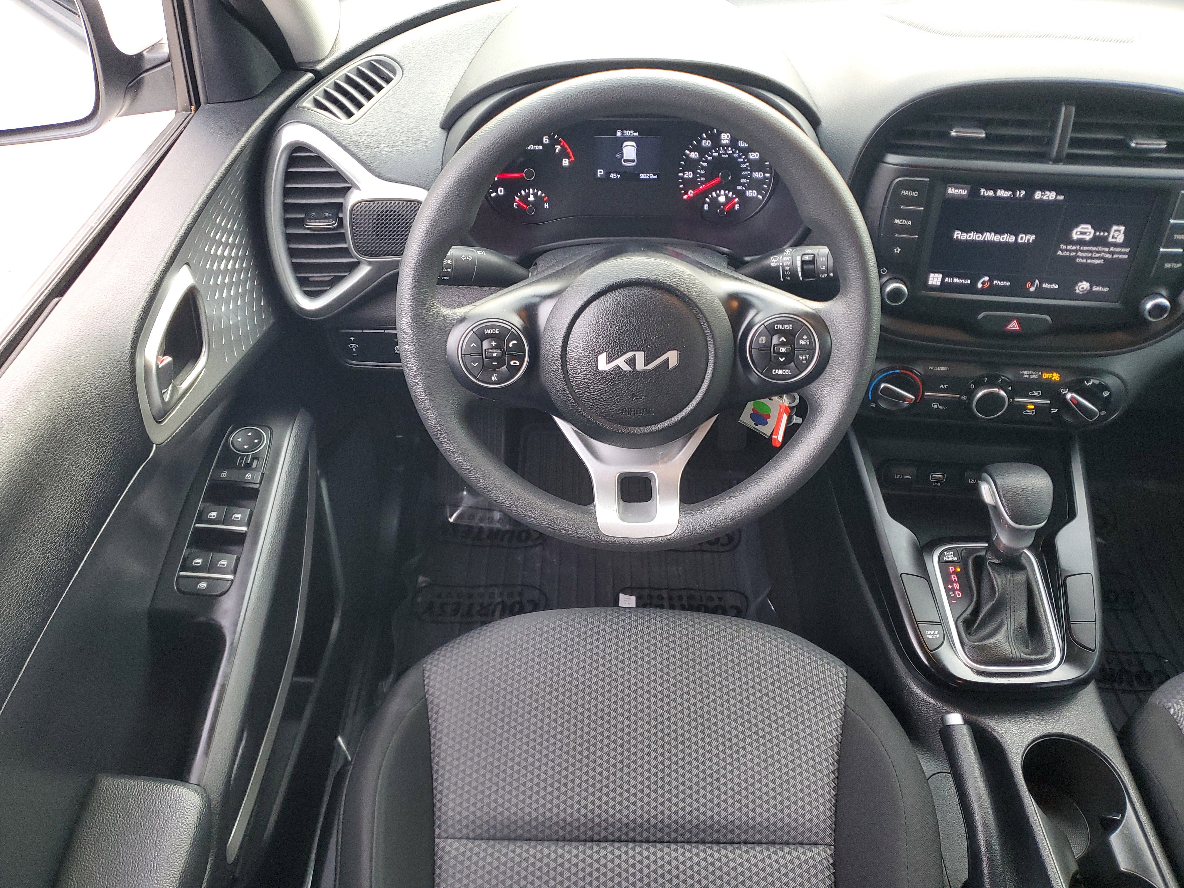 Used 2022 Kia Soul LX image 12