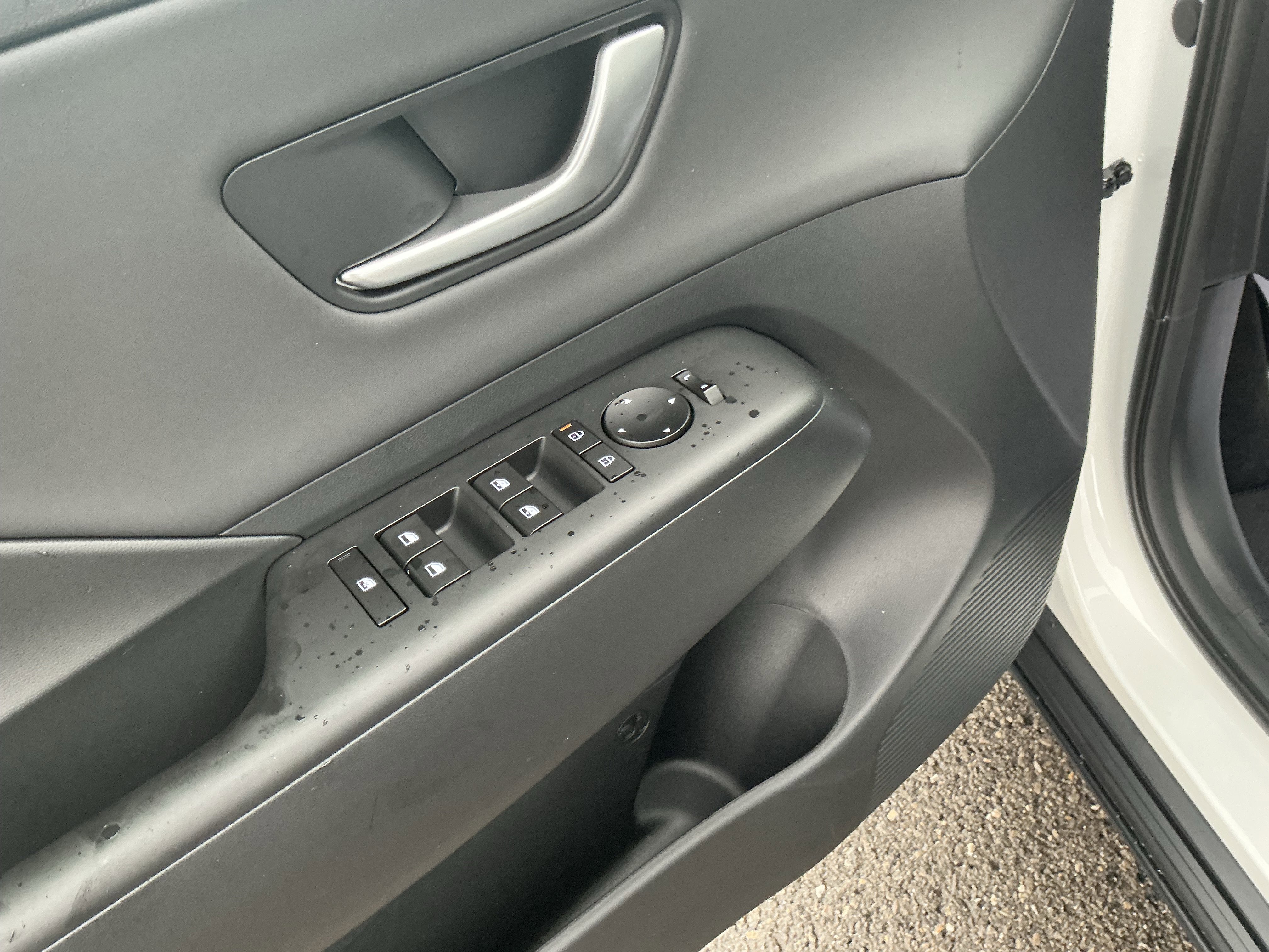 New 2026 Hyundai Kona SEL Premium image 17