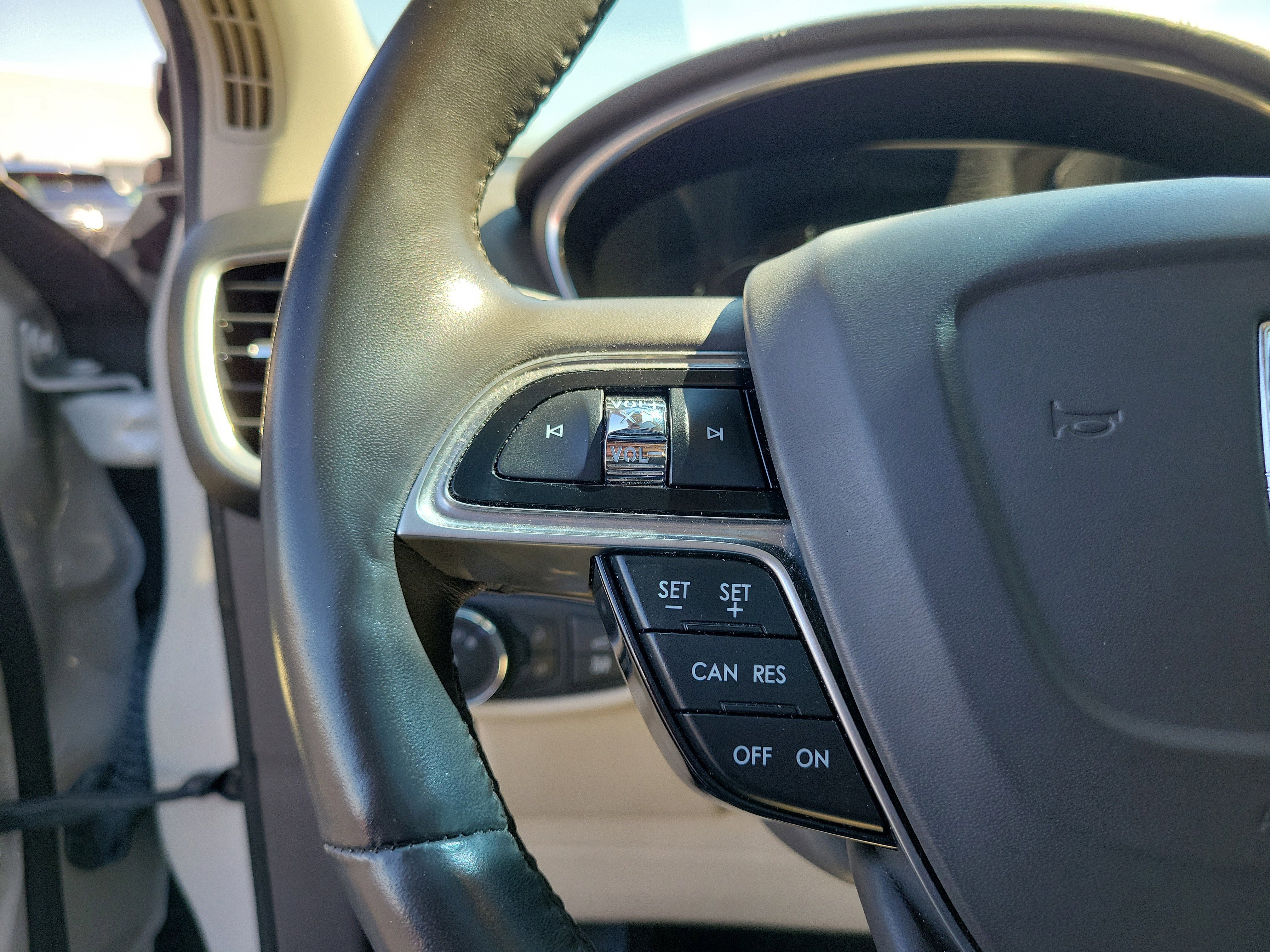 Used 2019 Lincoln Nautilus Reserve image 22