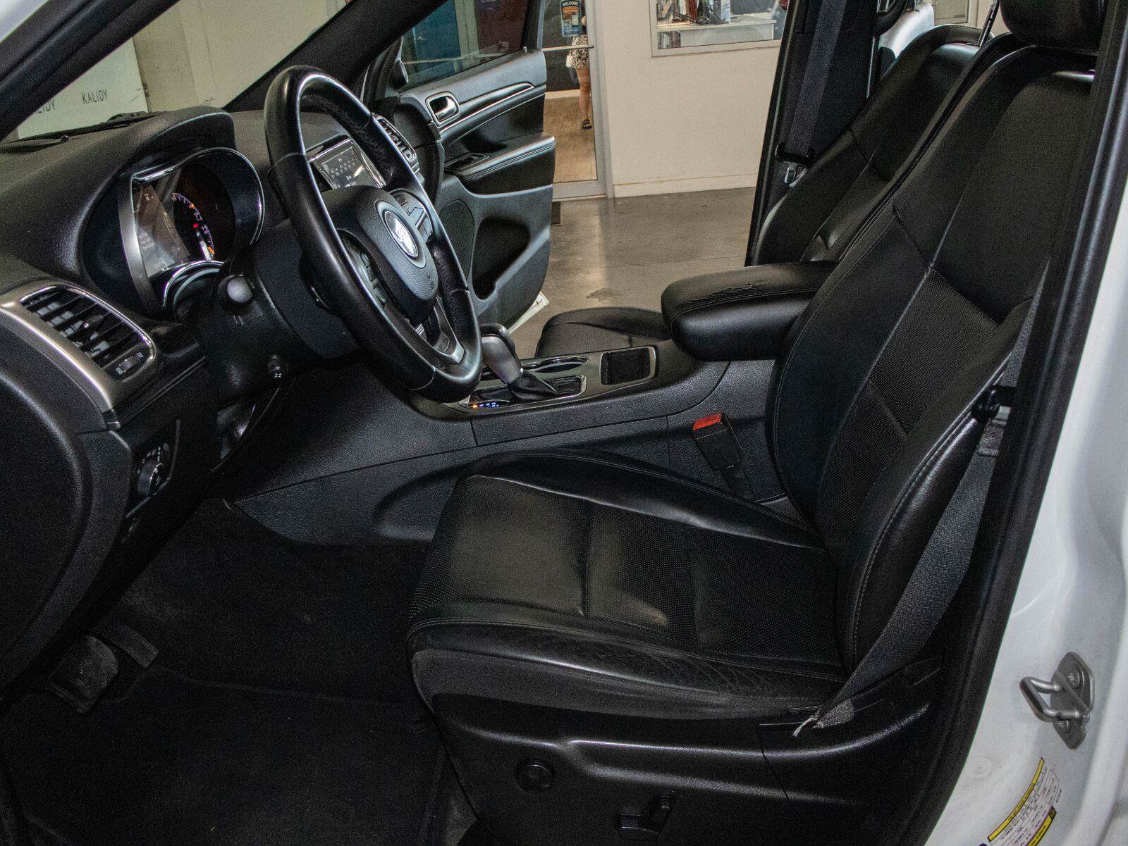 Used 2019 Jeep Grand Cherokee Limited w/ Luxury Group II RWD image 8