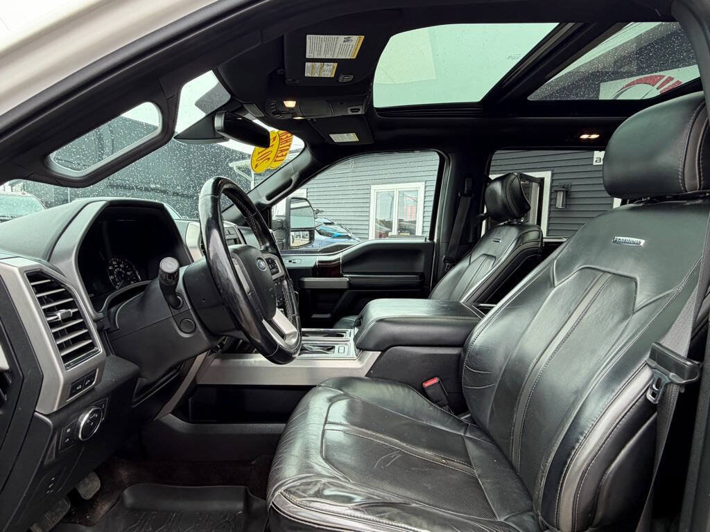 Used 2017 Ford F150 Platinum w/ Equipment Group 701A Luxury AWD/4WD image 14