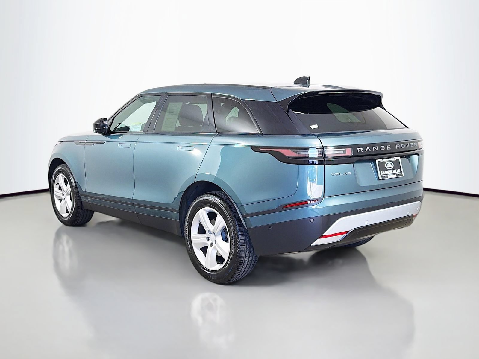 Used 2026 Land Rover Range Rover Velar S AWD/4WD image 3