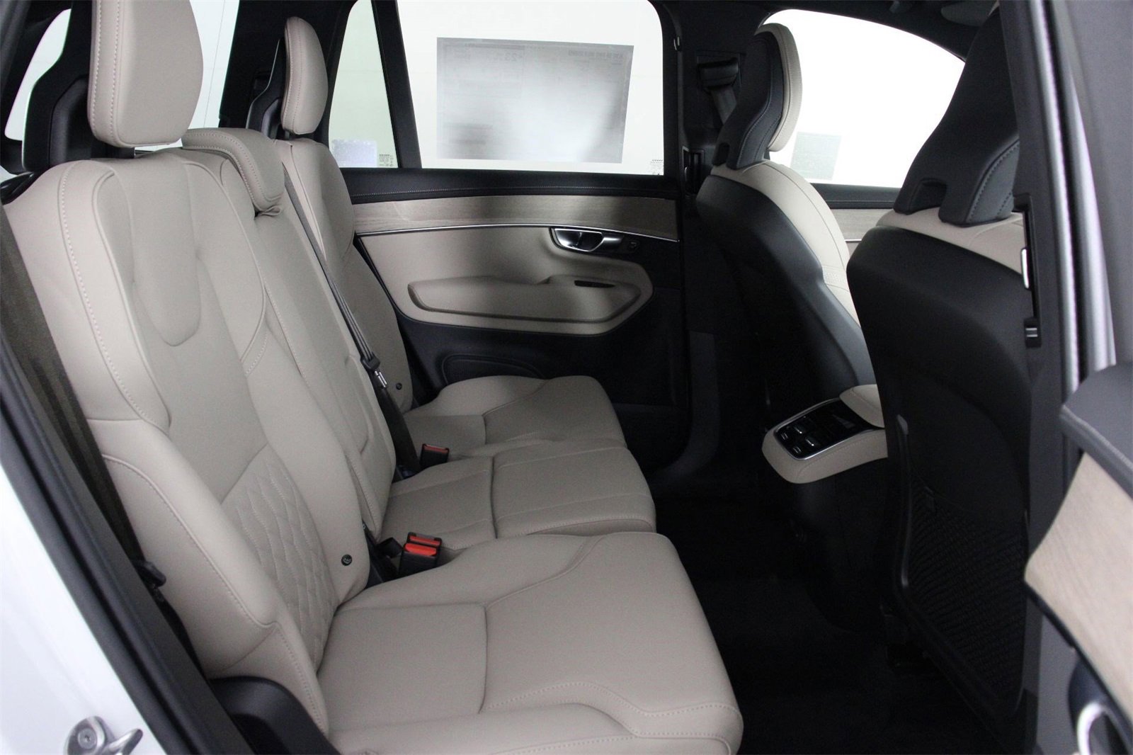 New 2026 Volvo XC90 B6 Plus w/ Protection Package Premier image 11