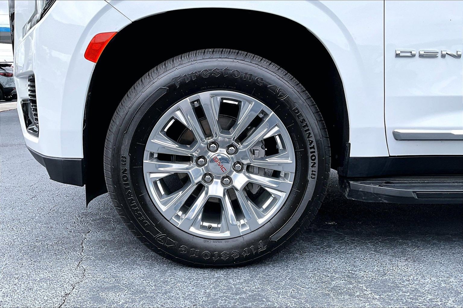 Certified 2024 GMC Yukon Denali RWD image 9