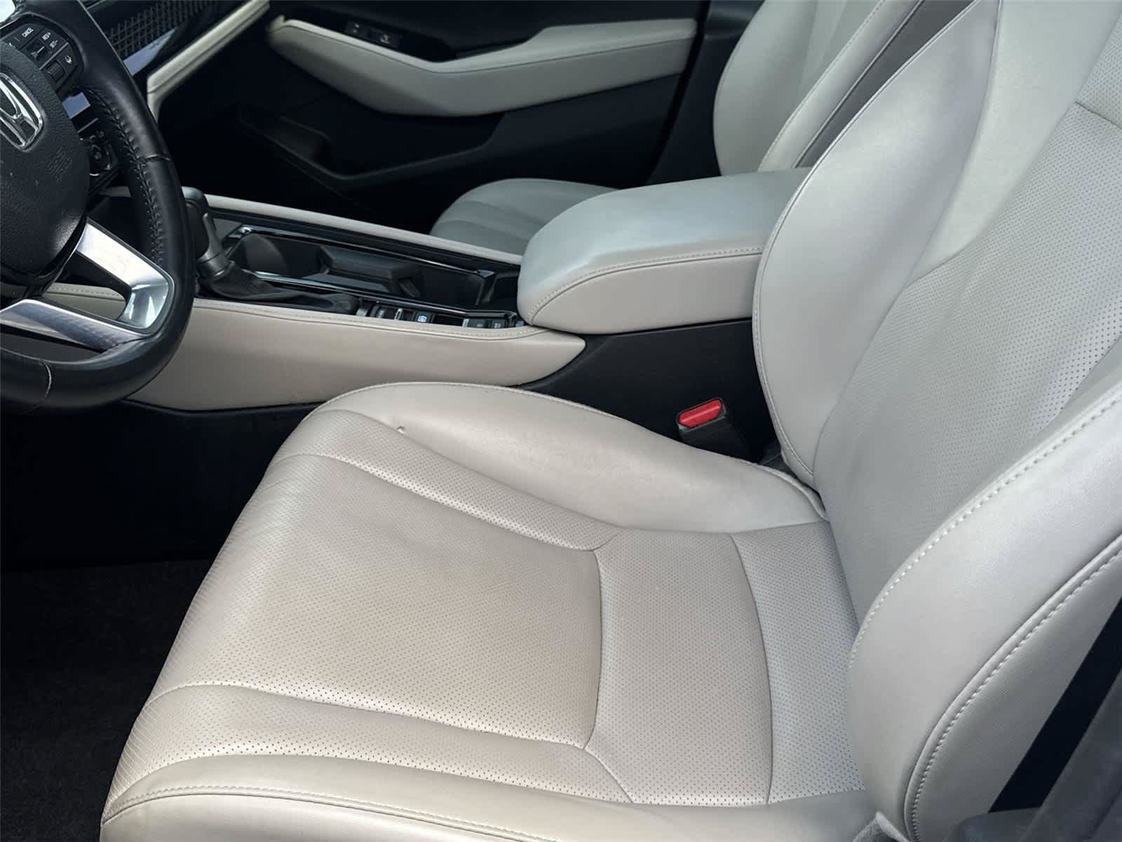 Used 2024 Honda Accord Touring image 11