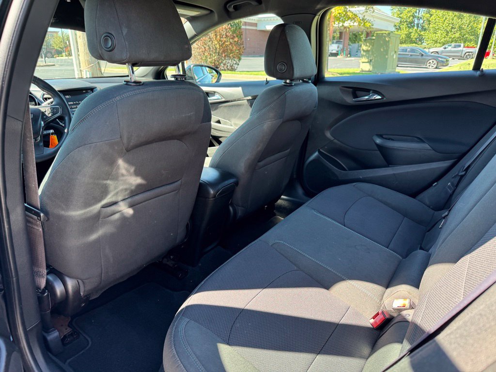 Used 2017 Chevrolet Cruze LT FWD image 12