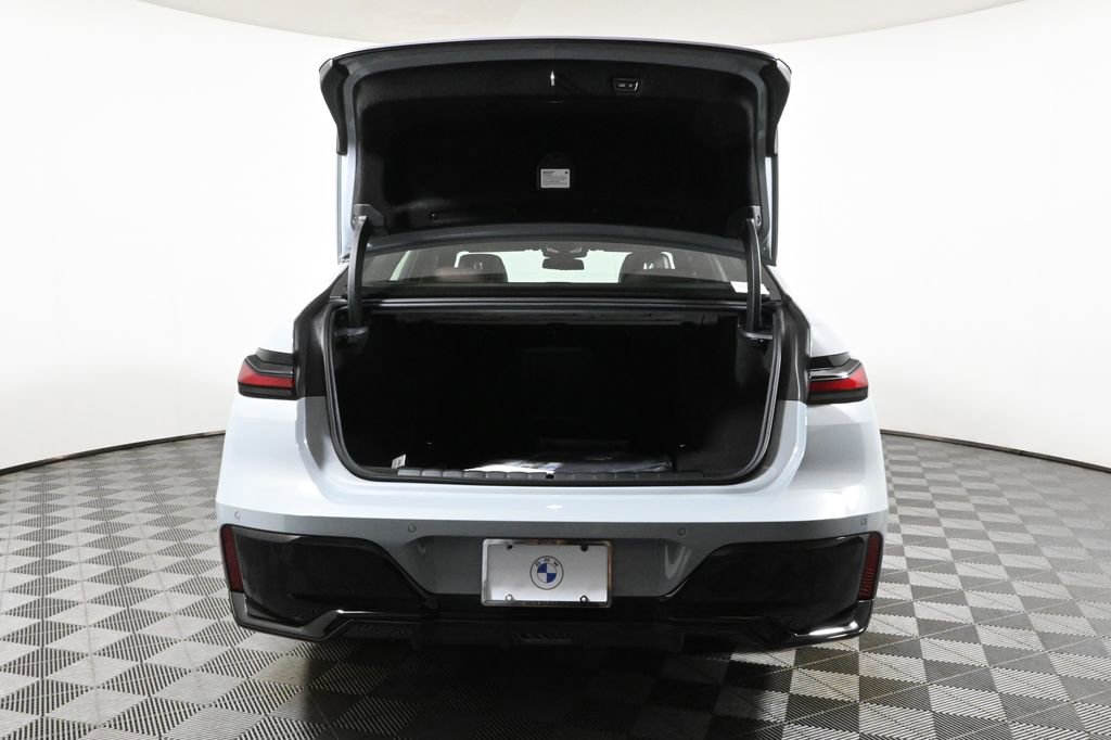 New 2026 BMW 740i xDrive image 38