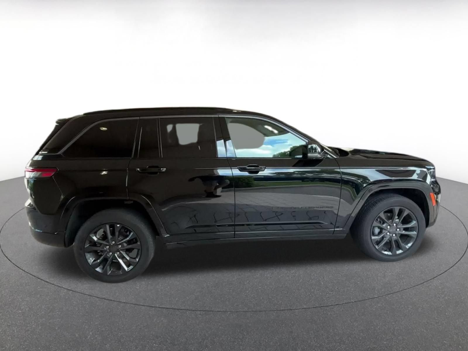 Used 2026 Jeep Grand Cherokee Limited AWD/4WD image 15