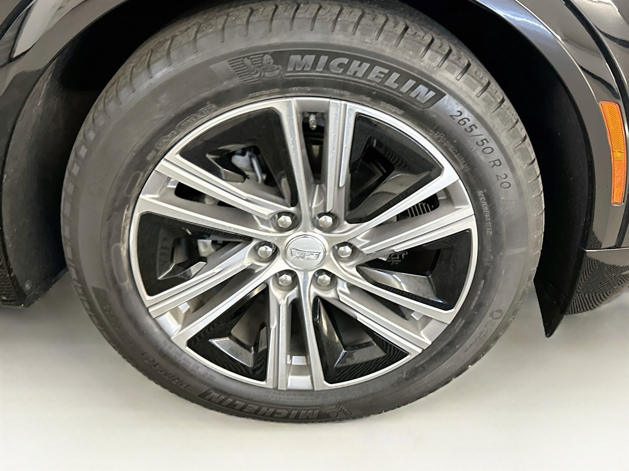 Used 2024 Cadillac Lyriq Luxury w/ LPO, Floor Liner Package AWD/4WD image 11