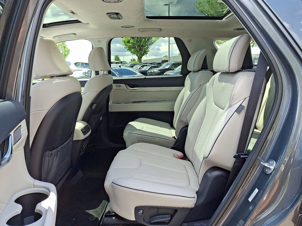 Used 2025 Hyundai Palisade Calligraphy image 9