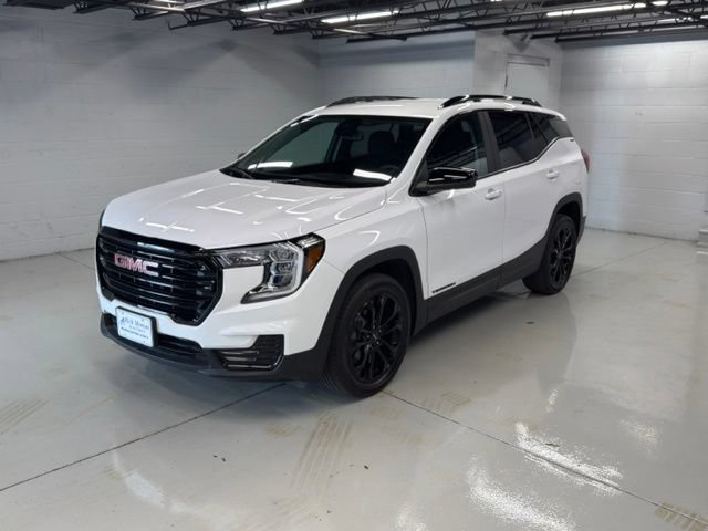 Used 2022 GMC Terrain SLE w/ Driver Convenience Package AWD/4WD image 1