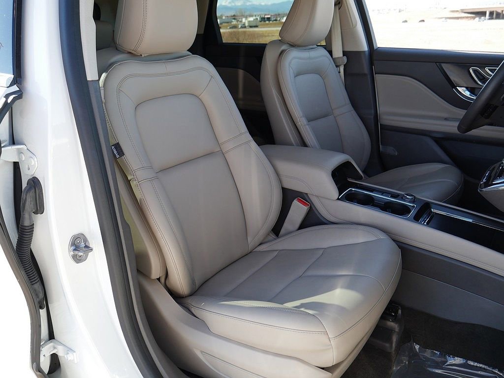 Used 2023 Lincoln Corsair AWD w/ Rear Removable Package Tray image 58