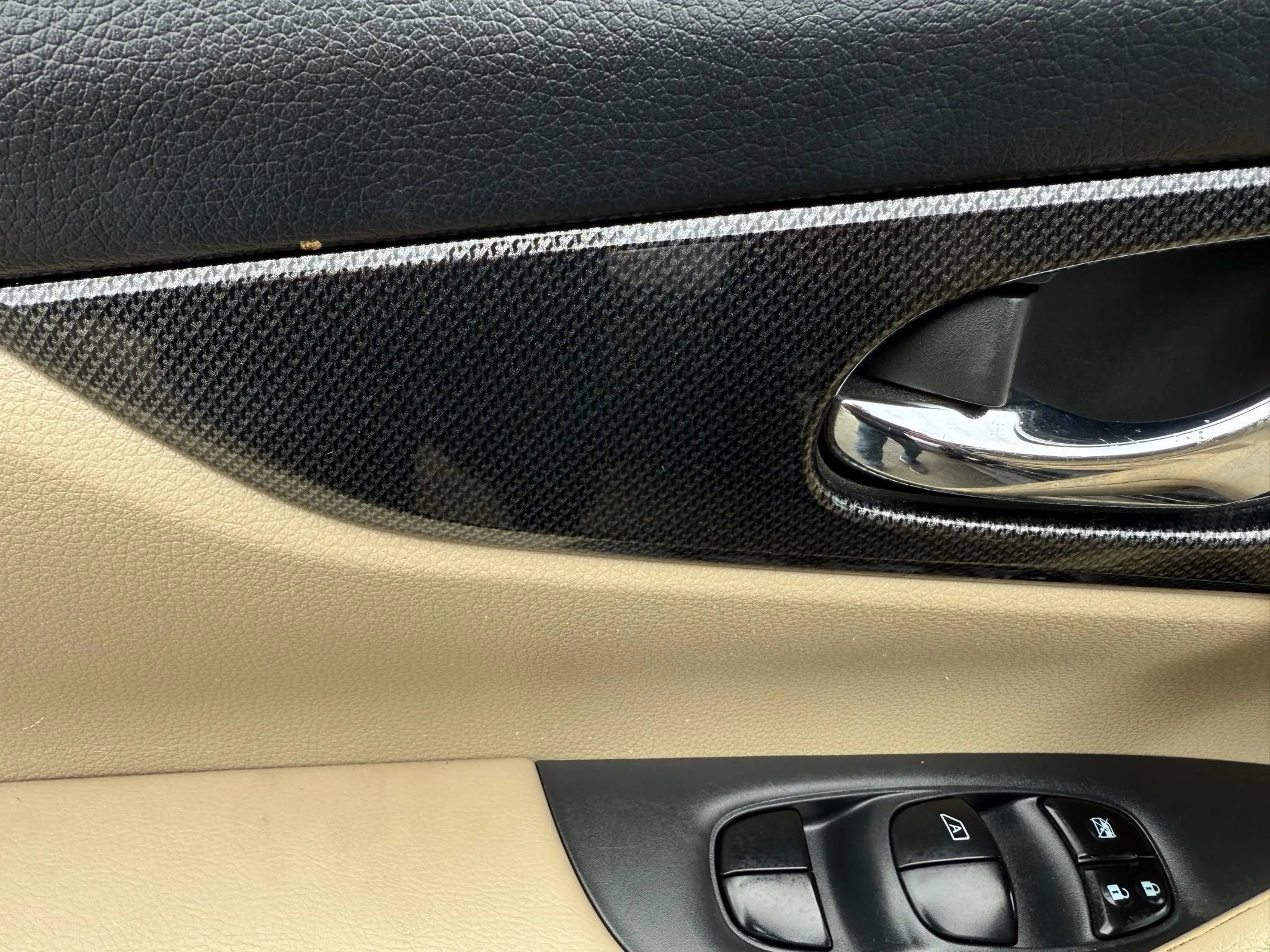 Used 2016 Nissan Rogue SL w/ SL Premium Package image 15