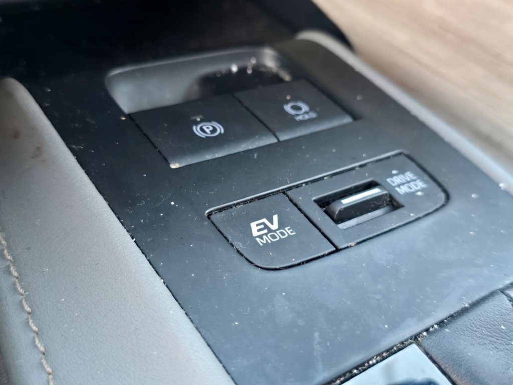 Used 2023 Toyota Venza Limited AWD/4WD image 22