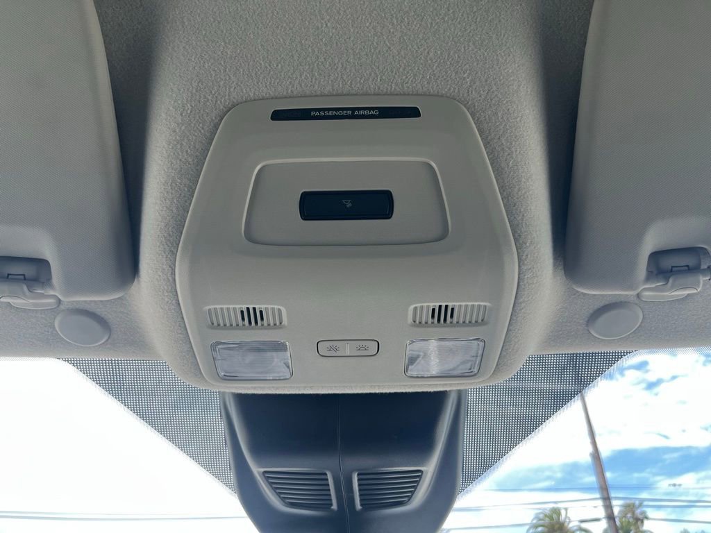 Used 2022 Ford E-Transit 148 High Roof Extended image 21