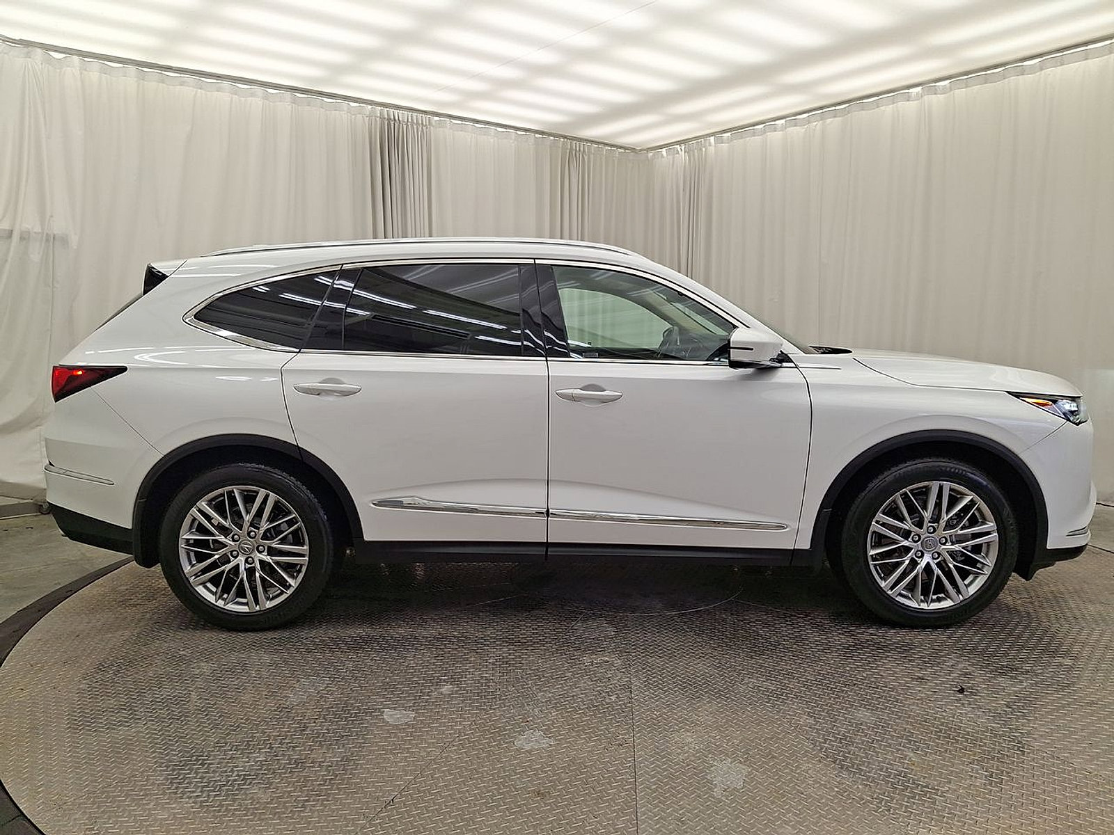 Used 2022 Acura MDX w/ Advance Package image 26