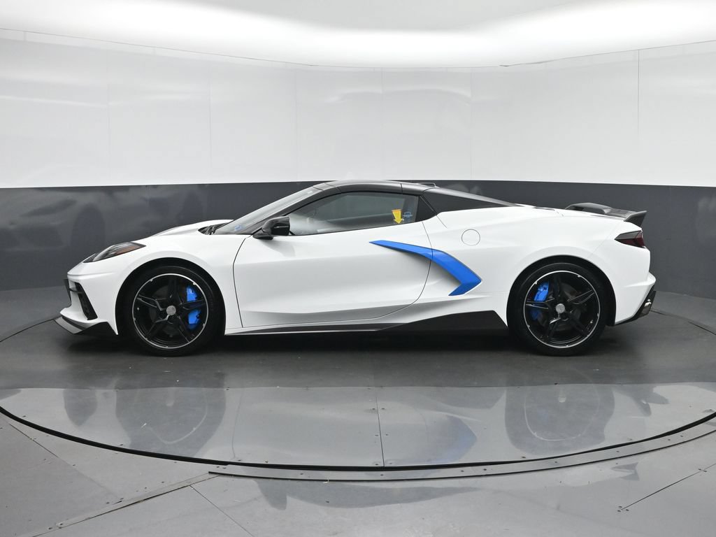 Used 2021 Chevrolet Corvette Stingray Premium Conv w/ Z51 Performance Package RWD image 4