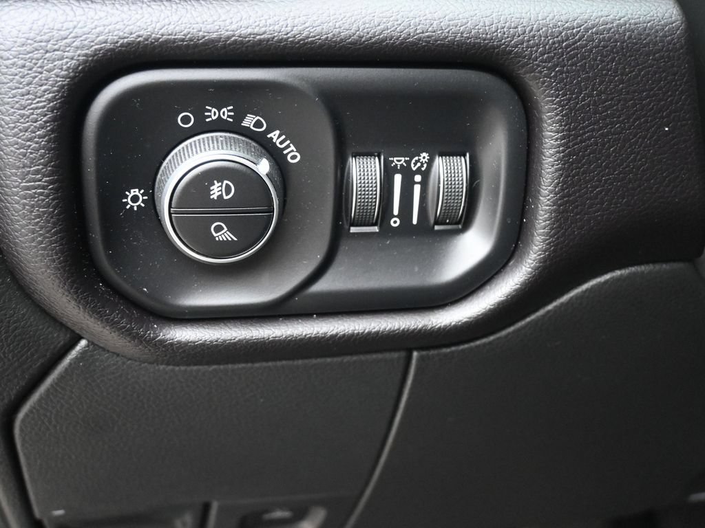 Used 2023 RAM 2500 Laramie w/ Night Edition AWD/4WD image 9