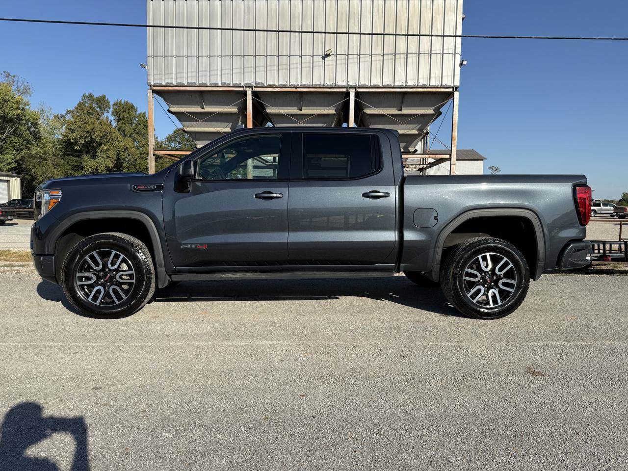 Used 2021 GMC Sierra 1500 AT4 w/ AT4 Premium Package AWD/4WD image 2