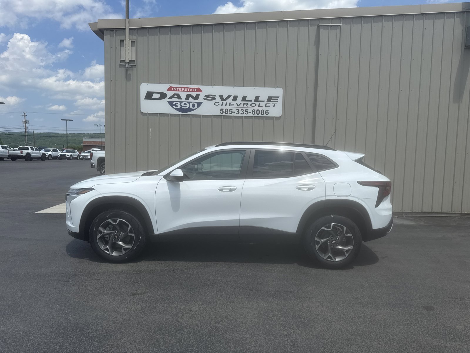 New 2026 Chevrolet Trax LT w/ LT Convenience Package FWD image 5