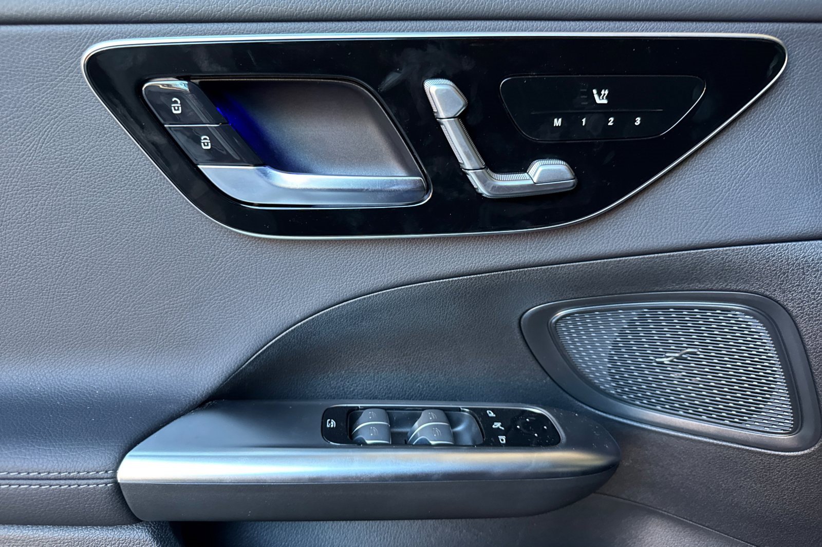 New 2025 Mercedes-Benz C 300 4MATIC Sedan image 12