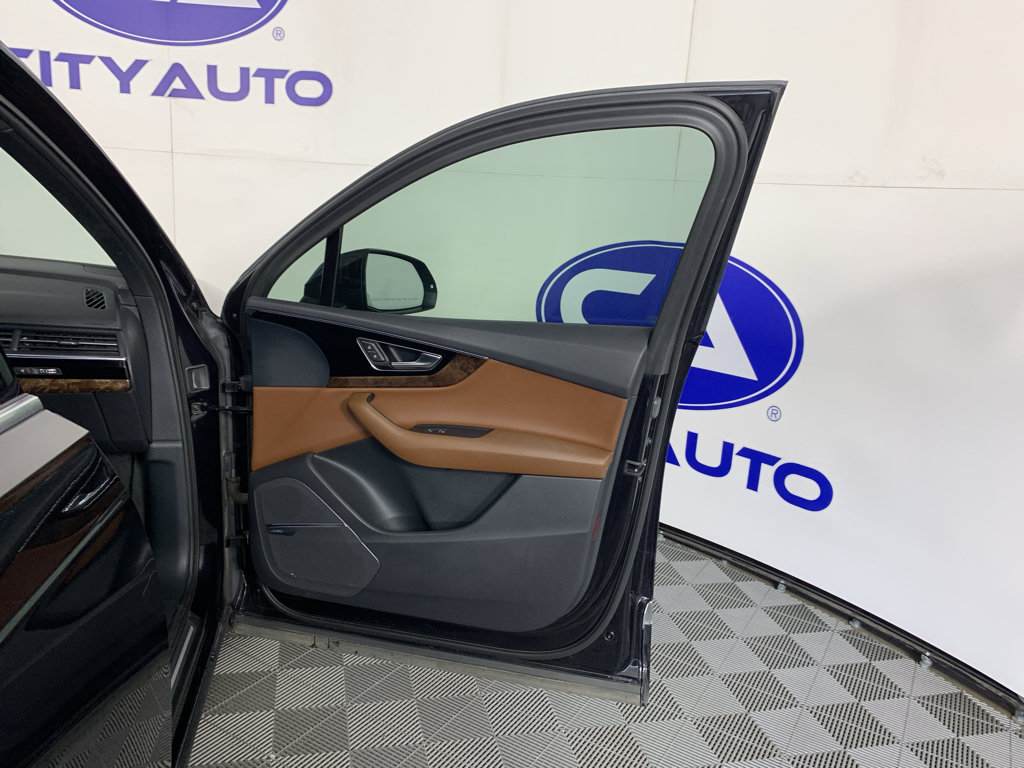 Used 2019 Audi Q7 3.0T Premium Plus w/ Premium Plus Package AWD/4WD image 39