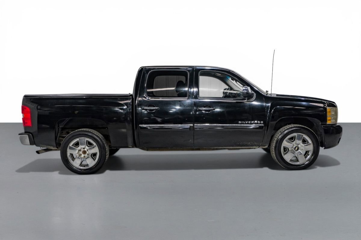 Used 2010 Chevrolet Silverado 1500 LT w/ Regional Value Package image 5