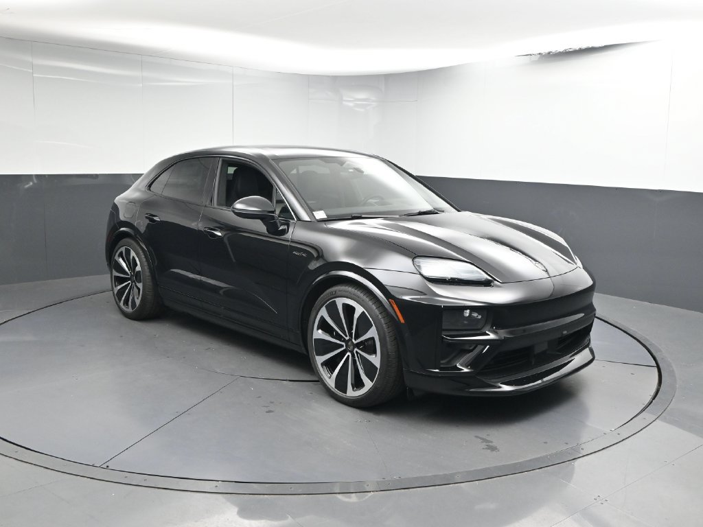 Certified 2025 Porsche Macan Turbo Electric AWD/4WD image 28