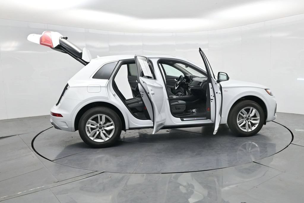Used 2023 Audi Q5 2.0T Premium w/ Convenience Package AWD/4WD image 36
