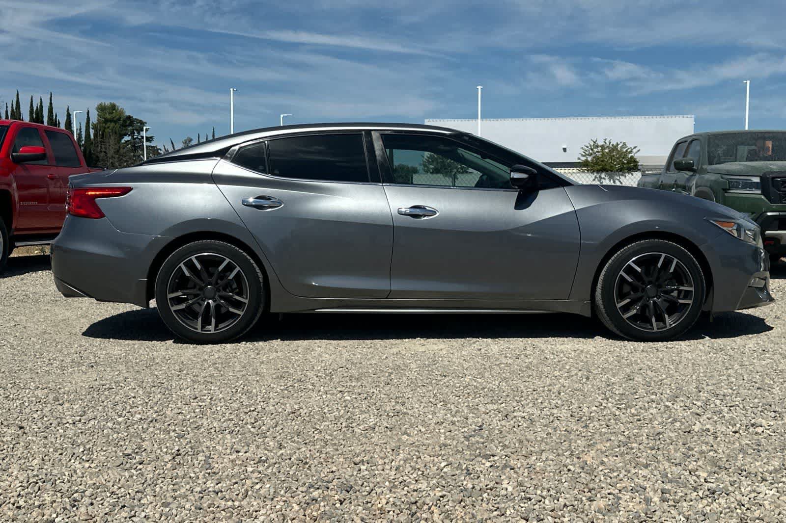 Used 2016 Nissan Maxima 3.5 SL w/ Interior Lighting Package FWD image 4