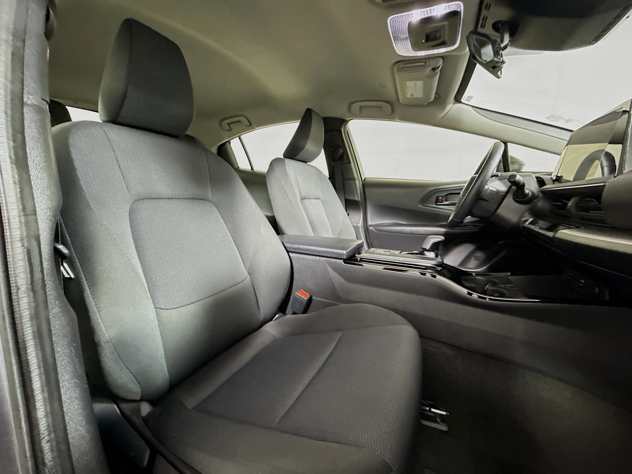 Used 2025 Toyota Prius LE image 24